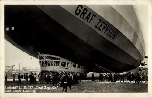 Ak Friedrichshafen am Bodensee, Luftschiff LZ 127 Graf Zeppelin, nach der Landung