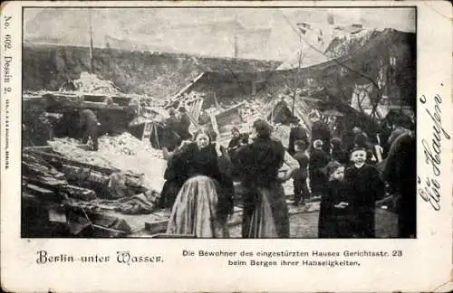 Ak Berlin Wedding, Hochwasser, Gerichtstr. 23, eingestürztes Haus, Anwohner