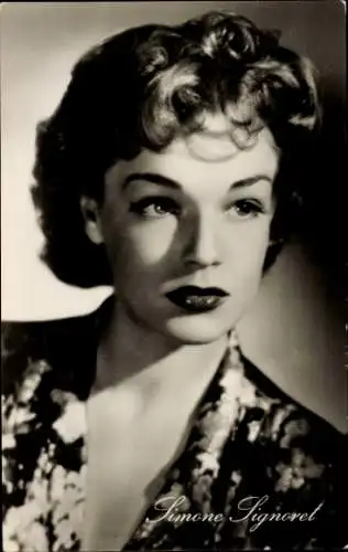 Ak Schauspielerin Simone Signoret, Portrait, DEFA, Film Licht und Schatten, Die Hexen von Salem