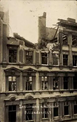 Foto Ak Berlin Friedrichshain, Zerstörtes Haus, Palisadenstraße 7