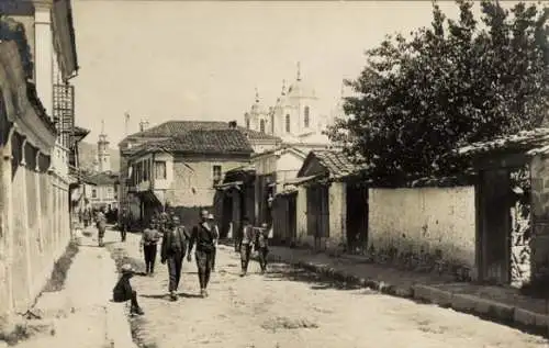 Ak Prilep Mazedonien, Straßenpartie, Passanten