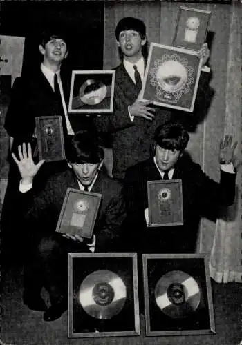 Ak Musikgruppe The Beatles, John, Paul, George, Ringo, Goldene Schallplatten, Auszeichnungen