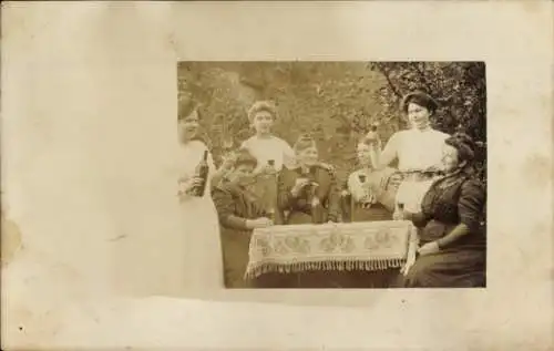 Ak Linden Limmer Hannover, Gruppenbild, Frauen, Tisch