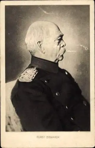 Ak Fürst Otto von Bismarck, Sitzportrait in Uniform, Profilansicht