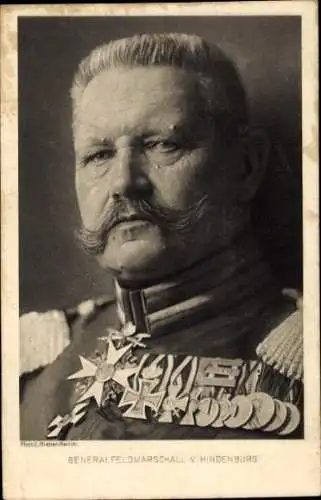 Ak Generalfeldmarschall Paul von Hindenburg, Portrait, Orden