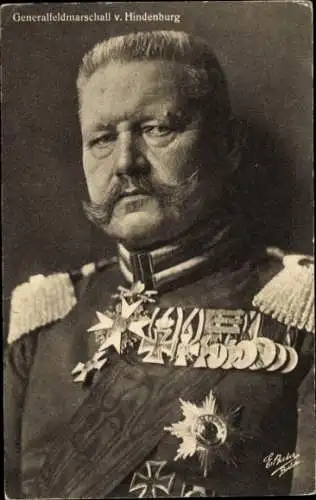 Ak Generalfeldmarschall Paul von Hindenburg, Portrait in Uniform, Orden