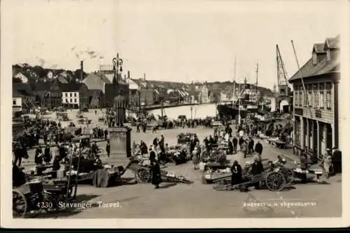 Ak Stavanger Norwegen, Marktplatz, Denkmal