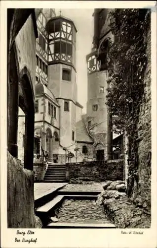 Ak Wierschem an der Mosel, Burg Eltz, Burghof