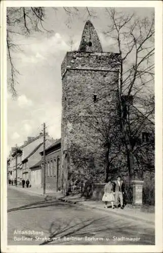 Ak Altlandsberg in der Mark, Berliner Straße, Berliner Torturm, Stadtmauer