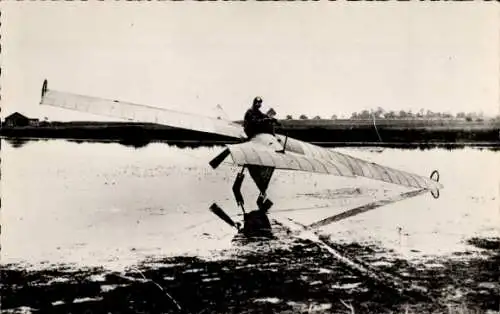 Ak Octobre 1907, Aéroplane de Robert Esnault Pelterie, Vol de plus de 100m