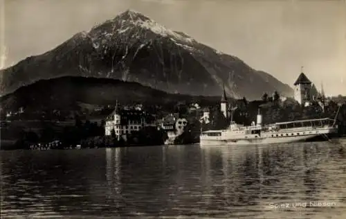 Ak Spiez am Thuner See Kanton Bern, Niesen, Dampfer