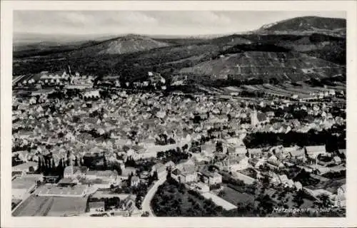 Ak Metzingen in Württemberg, Blick auf den Ort, Fliegeraufnahme