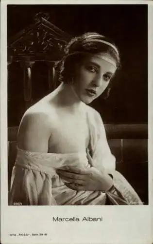 Ak Schauspielerin Marcella Albani, Portrait