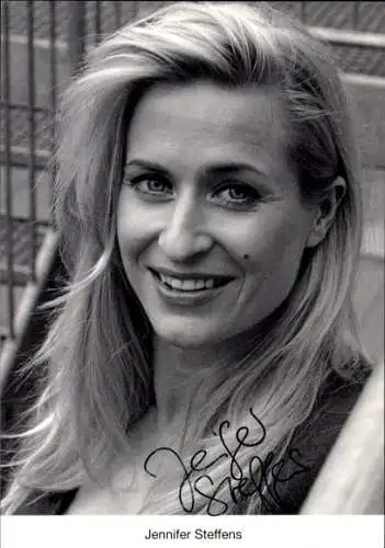 Ak Schauspielerin Jennifer Steffens, Portrait, Serie Lindenstraße, Rolle Sandra Löhmer, Autogramm