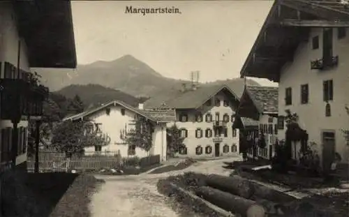 Ak Marquartstein im Chiemgau Oberbayern, Straßenpartie, Wohnhäuser