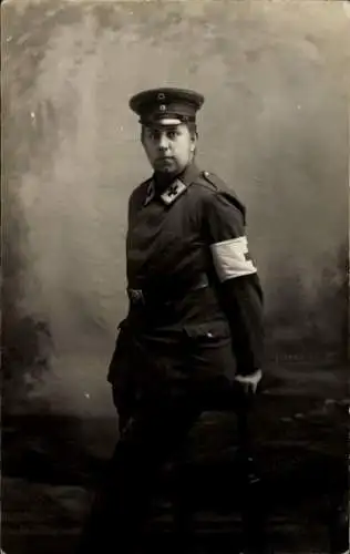 Foto Ak Deutscher Soldat in Uniform, Sanitäter, Portrait