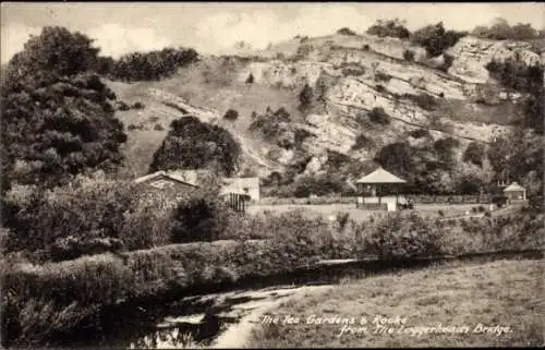 Ak Loggerheads Denbighshire Wales, Blick von Loggerheads Bridge, Teegarten, Felsen