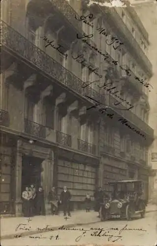 Foto Ak Paris?, Straße, Auto, Passanten