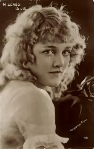 Ak Schauspielerin Mildred Davis, Portrait