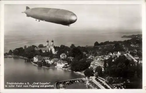 Ak Friedrichshafen am Bodensee, Luftschiff LZ 127 Graf Zeppelin, Fliegeraufnahme