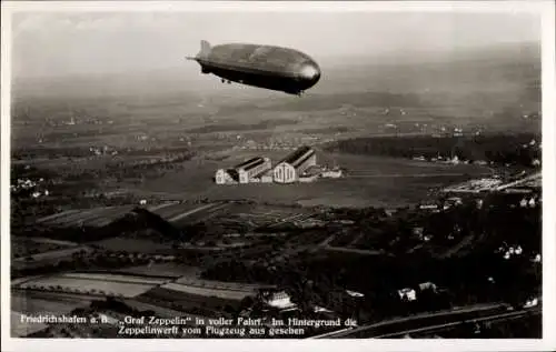 Ak Friedrichshafen am Bodensee, Graf Zeppelin in voller Fahrt, Zeppelinwerft, Fliegeraufnahme