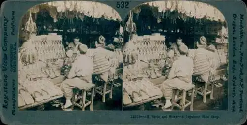 Stereo Foto Japanisches Schuh-Geschäft, Holzsandalen