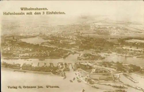 Foto Wilhelmshaven, Hafenbassin mit den 3 Einfahrten, Fliegeraufnahme