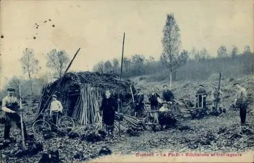 Ak Domont Val d'Oise, Holzfäller und Gerüstarbeiter