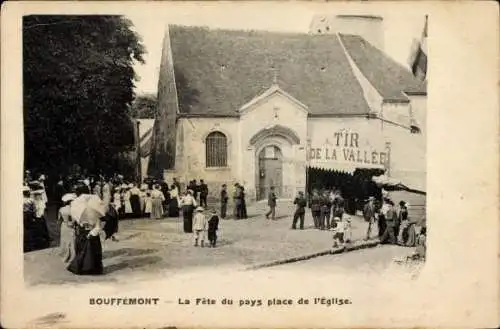 CPA Bouffémont Val d'Oise, La Fête du pays place de la Église