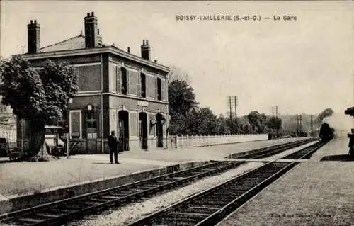 Ak Boissy l'Aillerie Val d´Oise, Bahnhof, Gleisseite