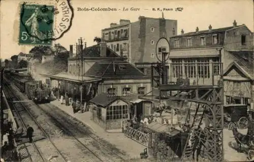 CPA Bois Colombes Hauts de Seine, La Gare