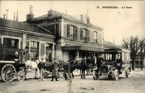 Ak Argenteuil Frankreich, Bahnhof, Kutschen