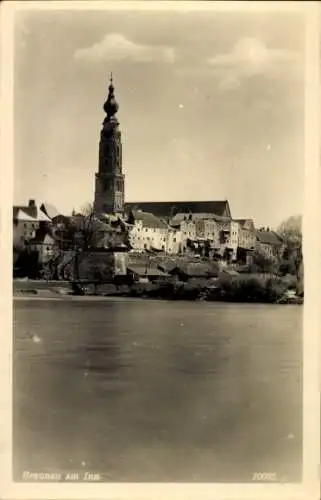 Foto Ak Braunau am Inn Oberösterreich, Stadtansicht, Kirche