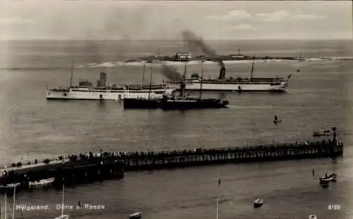 Ak Nordseeinsel Helgoland, Dampfer vor der Insel