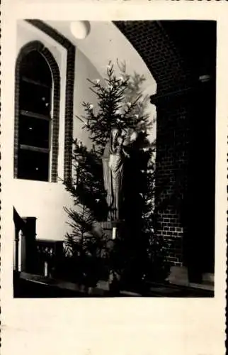 Ak Sudenburg Magdeburg, katholische Pfarrkirche St. Maria, Innenbereich, Marienstatue