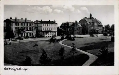 Ak Sassnitz auf der Insel Rügen, Blick vom Park, Hotel zur Post, Straße, Häuser