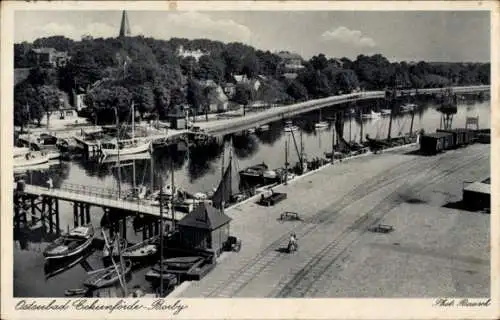 Ak Eckernförde Borby, Hafen mit Brücke