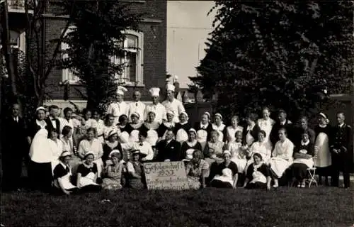 Foto Ak Westerland auf Sylt, Nordfriesisches Heim, Belegschaft, Gefolgschaft 1933