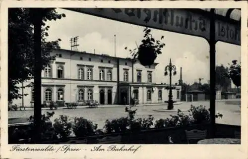 Ak Fürstenwalde an der Spree, Am Bahnhof, Hotel Gaststätte