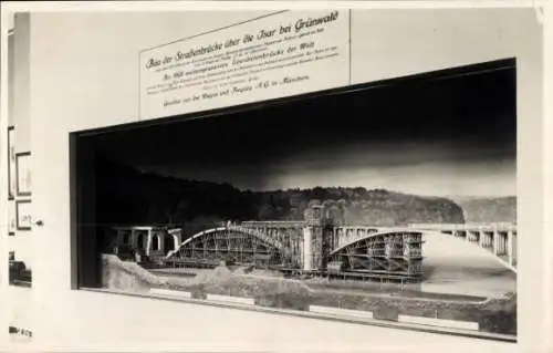 Ak München Bayern, Deutsches Museum, Bau der Straßenbrücke über die Isar bei Grünwald, Modell