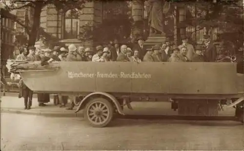 Foto Ak München, Fahrzeug Münchener Fremden-Rundfahrten, Passagiere