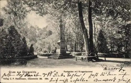 Ak Eberswalde im Kreis Barnim, Forstgarten, Kriegerdenkmal