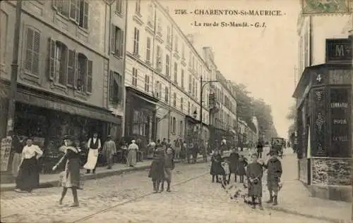 CPA Charenton Saint Maurice Val de Marne, La Rue de St Mandé