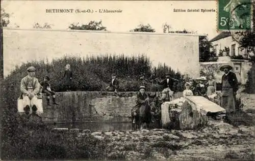 CPA Béthemont-la-Forêt Seine et Oise, Abreuvoir