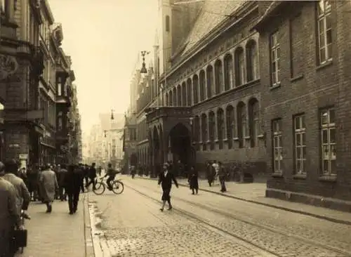 Foto Lübeck, Straße am Rathaus