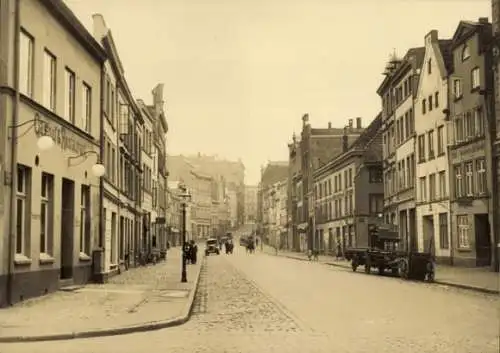 Foto Lübeck, Straßenpartie, Restaurant