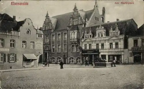 Ak Eberswalde im Kreis Barnim, Marktplatz, Geschäfte