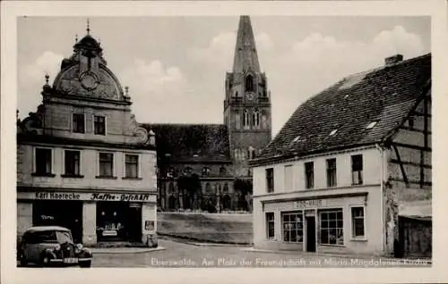 Ak Eberswalde Brandenburg, Platz der Freundschaft, Maria Magdalenenkirche, Kaffeegeschäft, Zoohaus