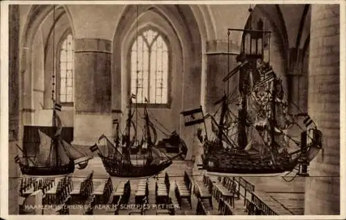 Ak Haarlem Nordholland Niederlande, Interieur Gr. Kerk M. Scheepjes Piet Hein, Segelschiffe