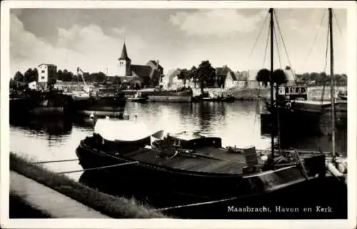 Ak Maasbracht Limburg Niederlande,  Hafen und Kirche